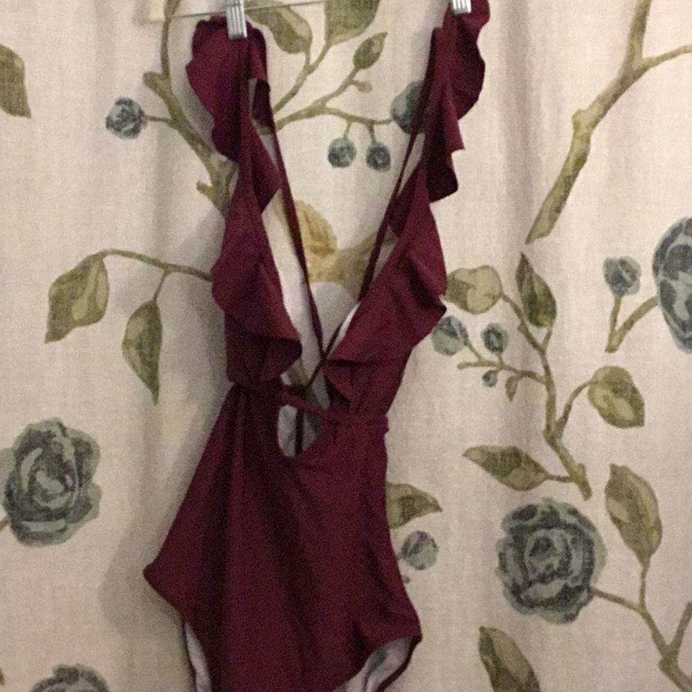 Cupshe one piece ruffled swimsuit. Women’s